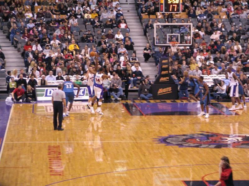 Raptors - 02.04.2005 035.jpg